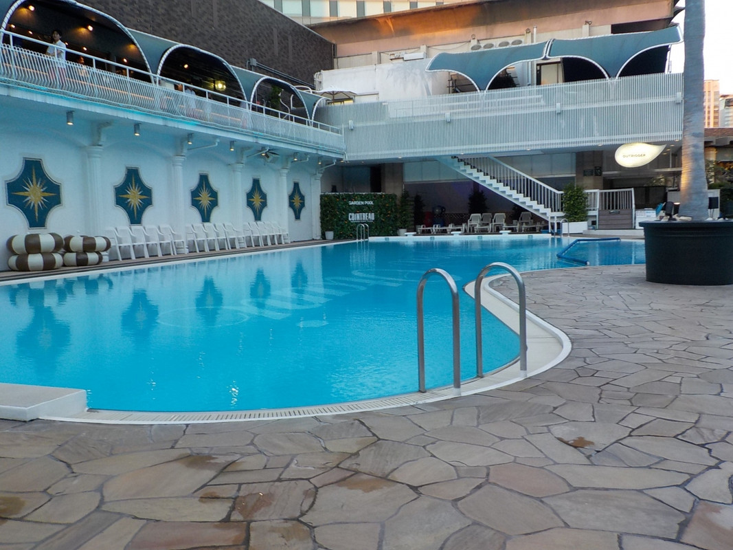 ガーデンプール