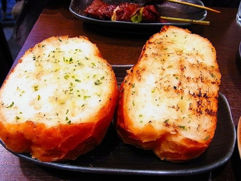 「牛の四文屋」料理 690536 ガーリックトースト2個￥150