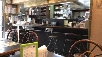 「ナーガ・ラジャ」内観 857799 クラシカルで落ち着く店内