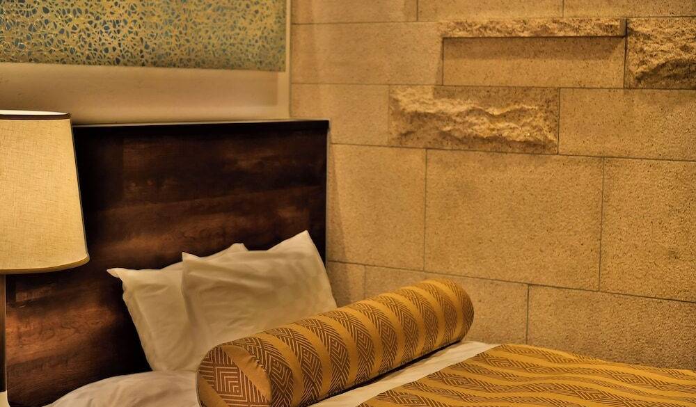 シモンズ社製の
上質ベッドでぐっすり / 2