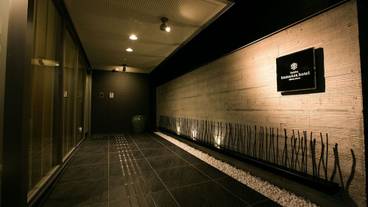 施設の入り口 / 9