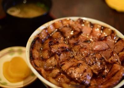 ぶたいち 帯広本店