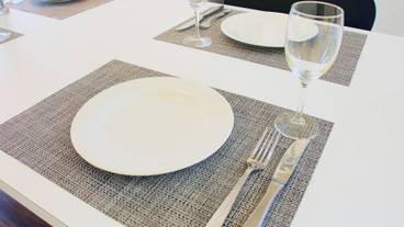 客室内のダイニングエリア / 18