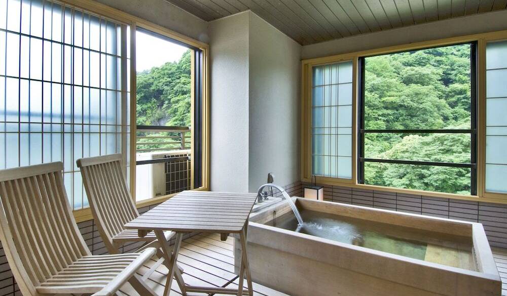 和室 テラス風呂付客室 山側 / 4