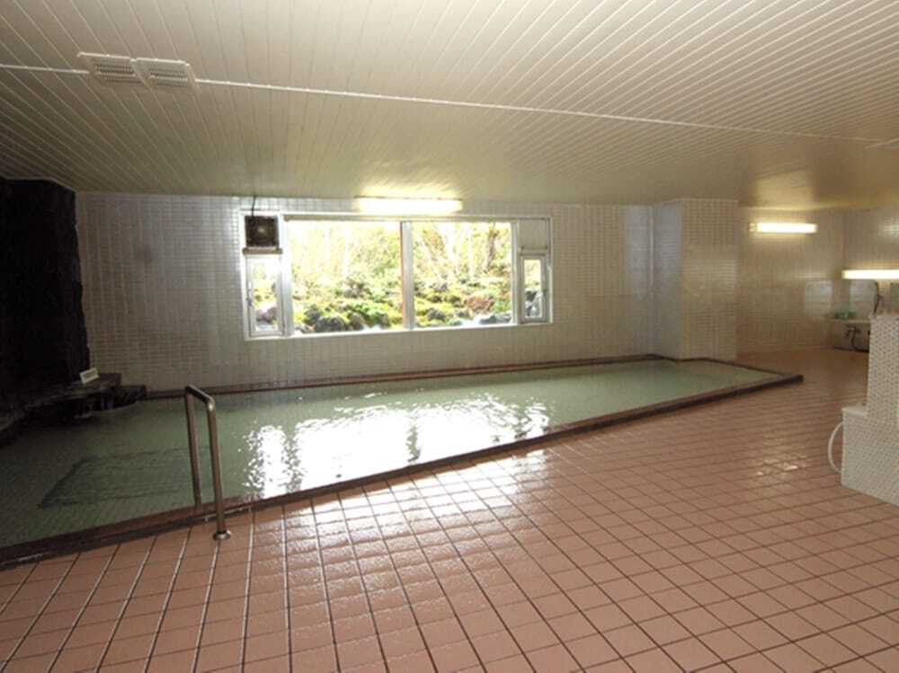 屋内スパ浴槽