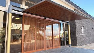 施設の正面 / 2