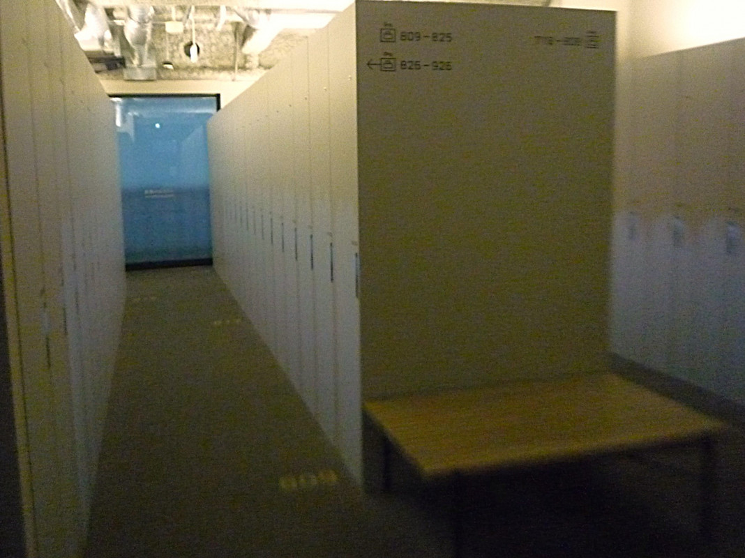 ２階共用男性ロッカールーム