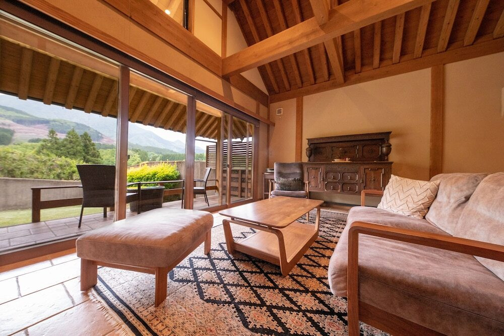 由布岳ビュー「伽羅」　リビング