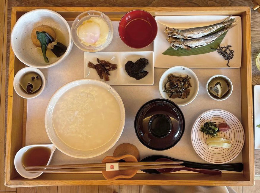 「あそらの茶屋」の御饌（みけ）の朝かゆ。伊勢神宮の参拝前にいただけば、身も清められそう / 2