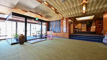 内部エントランス / 2