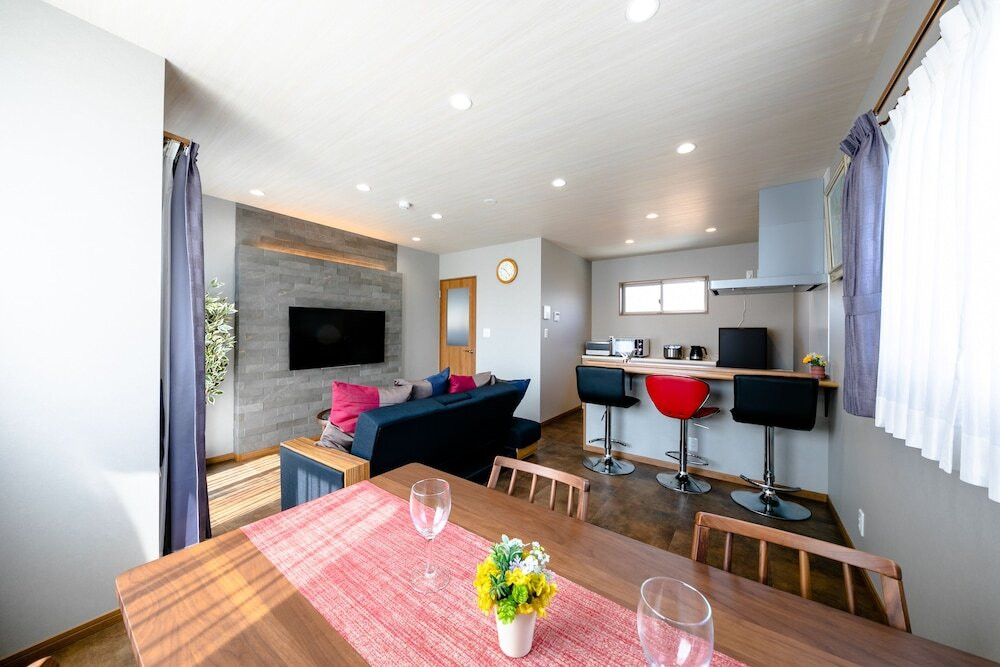 客室内のダイニングエリア