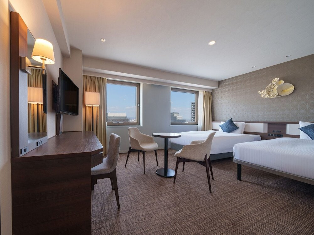 函館駅から徒歩約1分！ひこま豚や勝手丼で山海の幸をいただく4769479