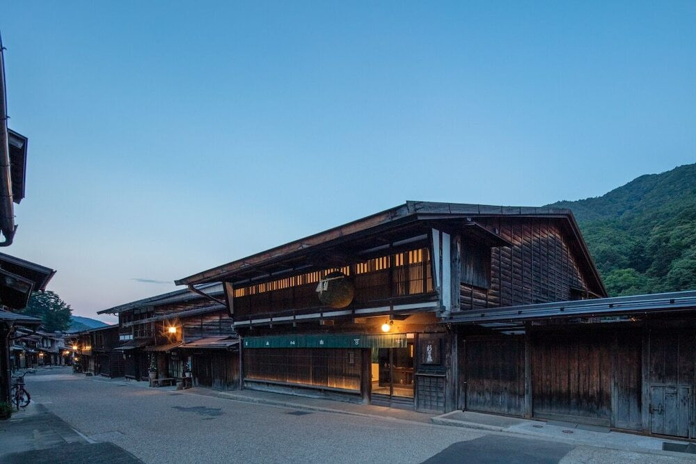 時の流れに浸る。歴史的建造物のリノベホテル4010930