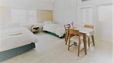 客室内のダイニングエリア / 7