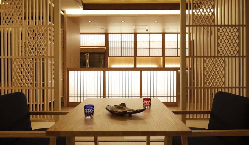 半個室のレストラン / 1