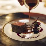 至福のフレンチで
パリ仕込みの美食に舌鼓 / 3