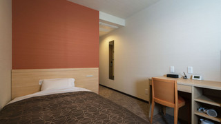 シングルルーム 禁煙（セミダブルベッド１台）