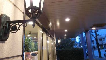 施設の入り口 / 15