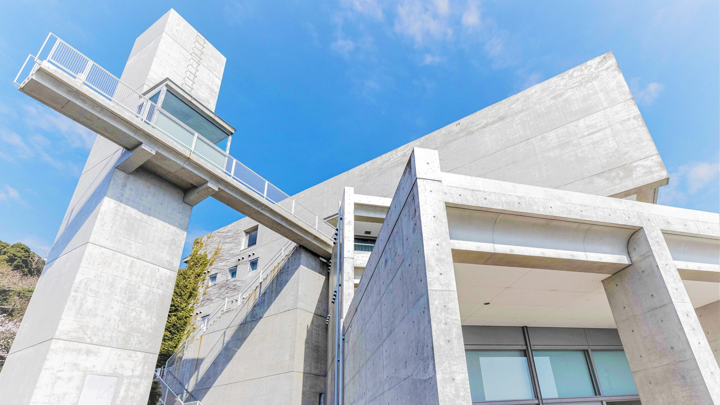 安藤忠雄氏の設計。自然とアートを体感できる全14室のリゾート3929305