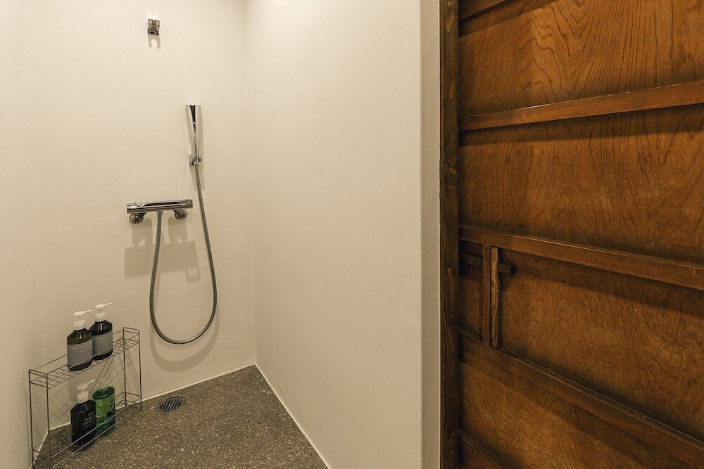 バスルームのシャワー