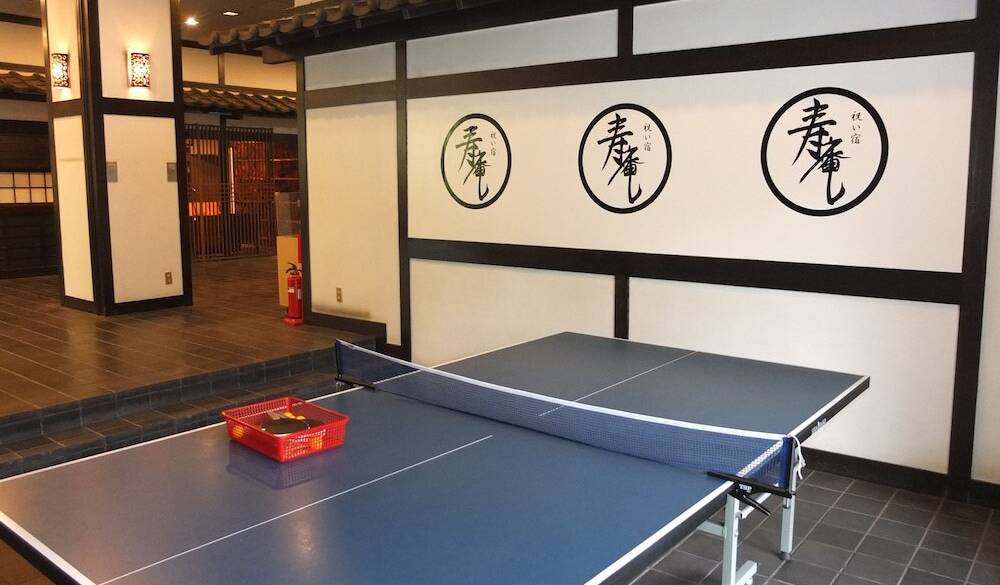 童心に帰って汗を流す
温泉卓球 / 1