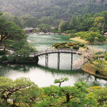 映画のワンシーンのような大庭園！香川の「栗林公園」が美しい