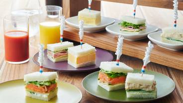 専用ラウンジ　一口サイズのサンドイッチ / 10