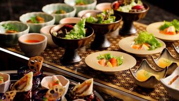 クラブラウンジのカクテルタイム例(フード) / 14