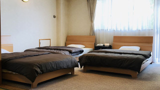 スイートルーム（和洋室) 共用バスルーム