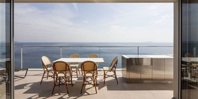 UMITO VOYAGE ATAMI（静岡県 リゾートホテル） / 1