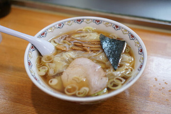 「春木屋 荻窪本店」料理 1035352 ワンタン麺