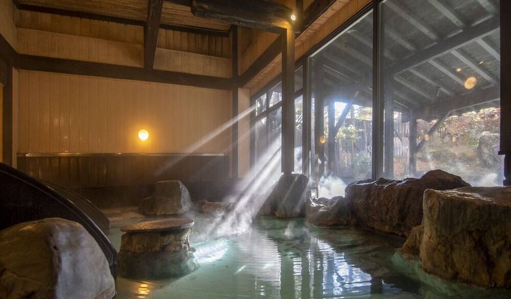 源泉かけ流しが嬉しい
草津の湯を堪能 / 4