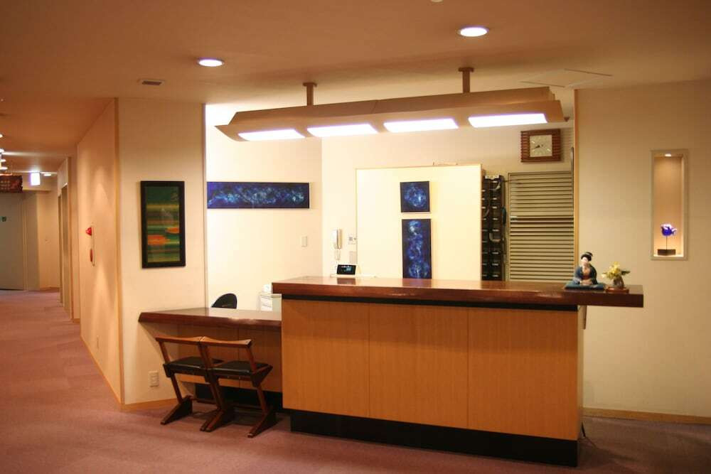 チェックイン / チェックアウト キオスク