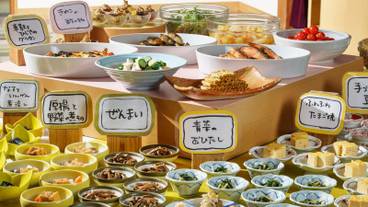 Breakfast buffet / 11