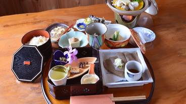 食事・飲み物 / 1