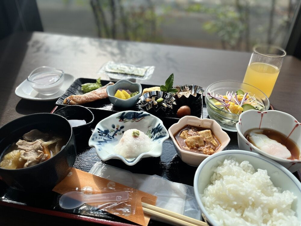 朝食