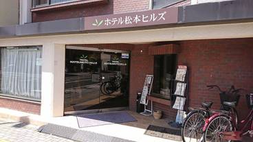 施設の入り口 / 12