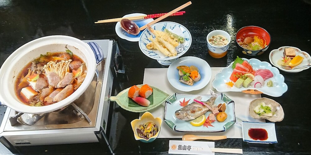 旅館のお食事処