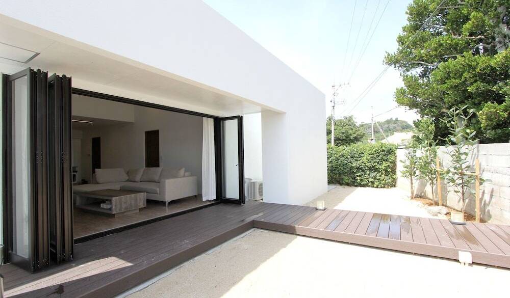 リビングから繋がるテラス / 2