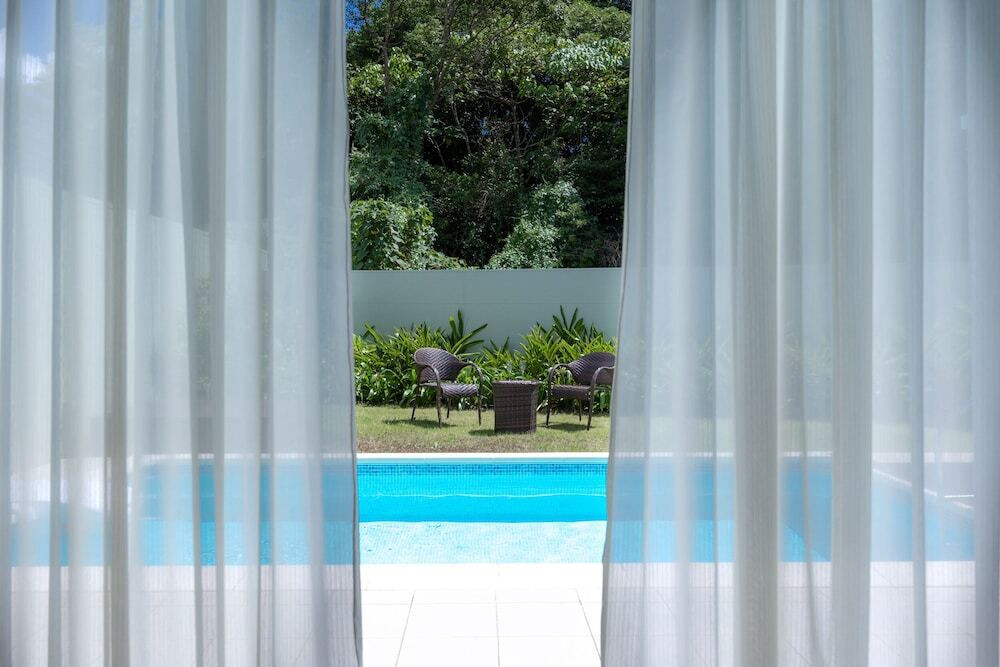 プールサイド一例