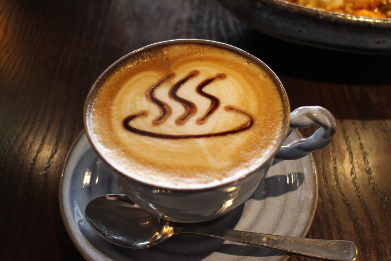 思わず笑みがこぼれるカプチーノで一息「柏屋カフェ」3725033