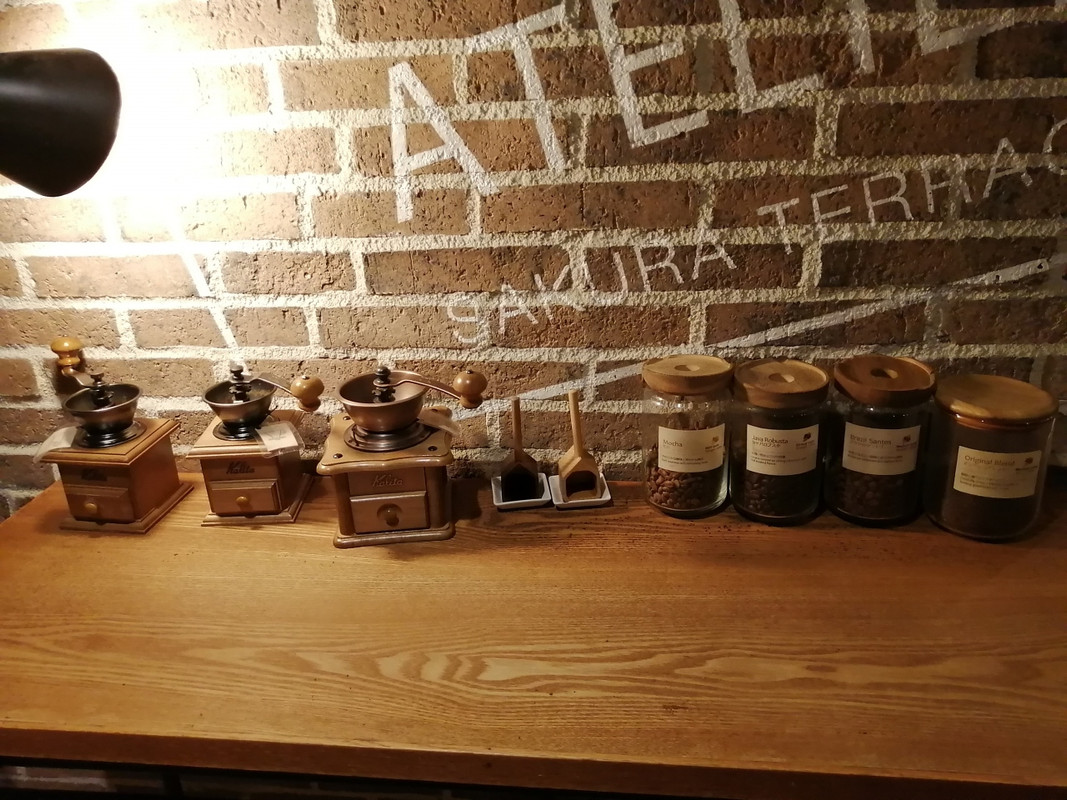 コーヒーはセルフで