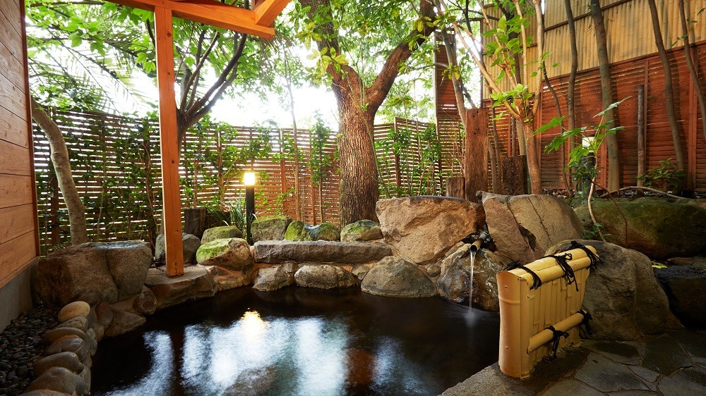 景観も趣も贅沢に楽しめる”美肌の湯”3715057