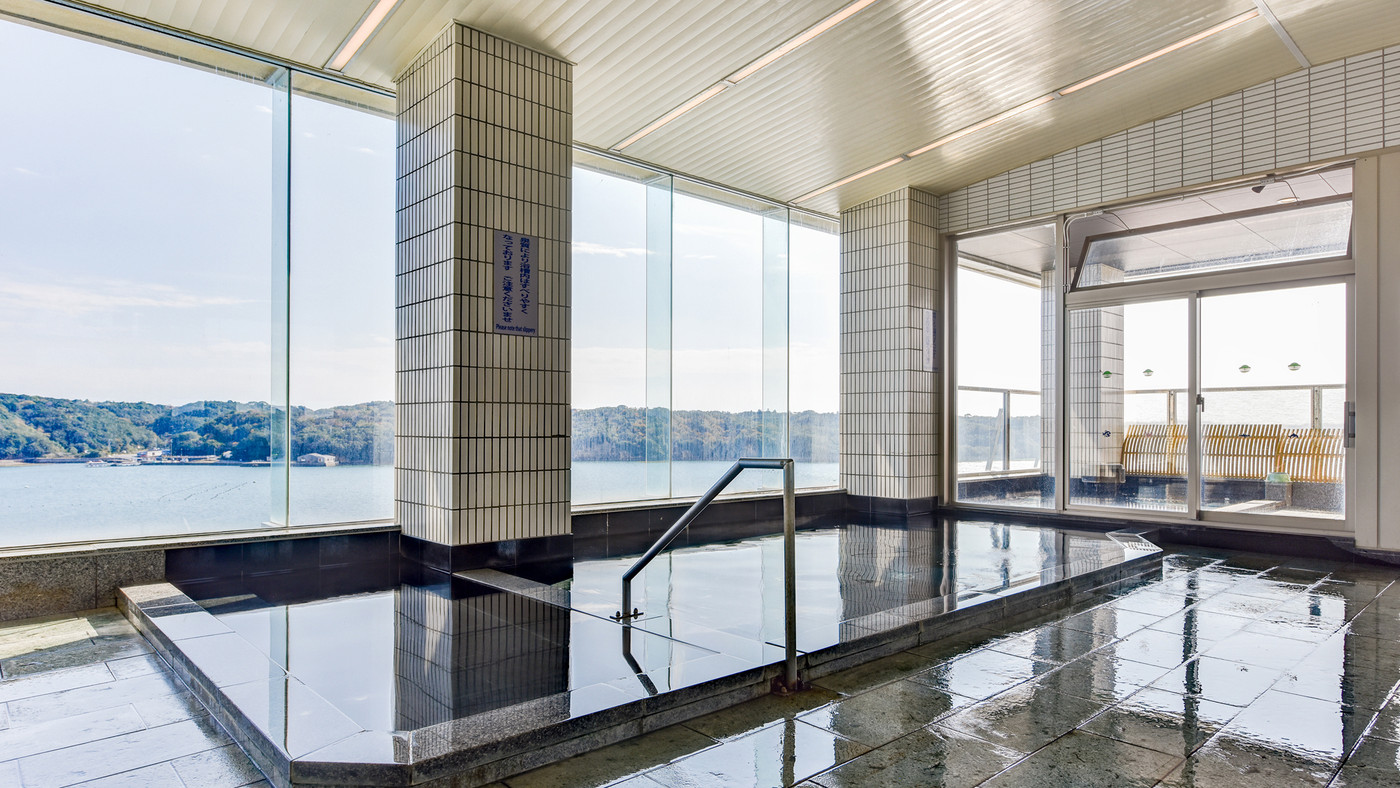 「展望大浴場」で広々とした海の眺めに癒されて3753825