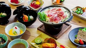 食事・飲み物 / 3