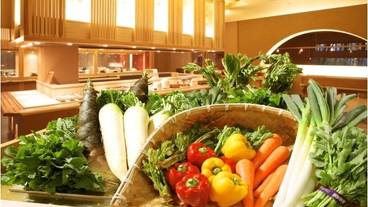 朝食の新鮮な食材 / 4