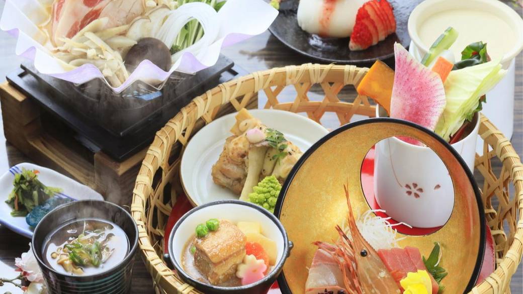 旬の味に舌鼓♪
日本の伝統を感じる会席 / 2
