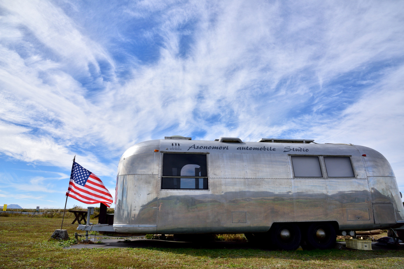 阿蘇で見かけたレトロなトレーラーハウス　熊本県産山村　やまなみハイウェイ