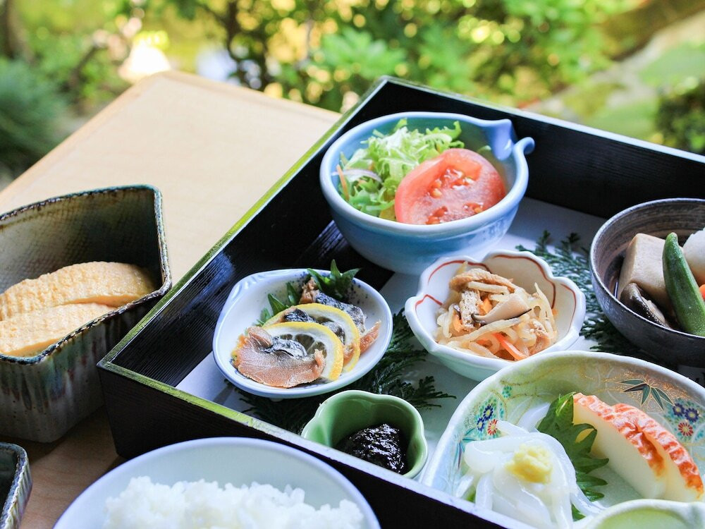朝食