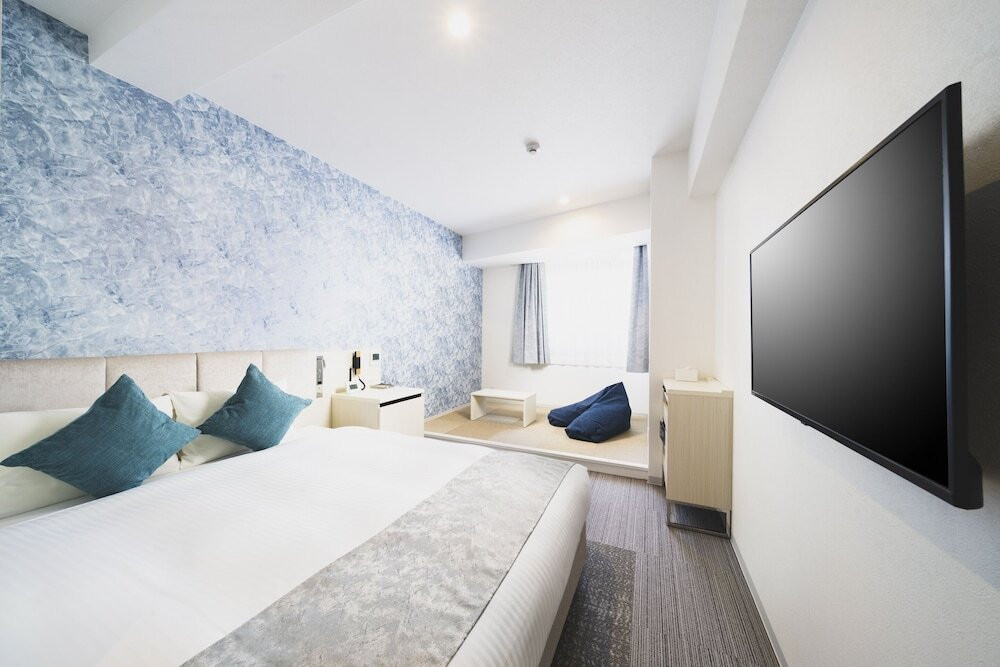 琉球デザインの美しいレストランで沖縄料理を食べ尽くし！4379557